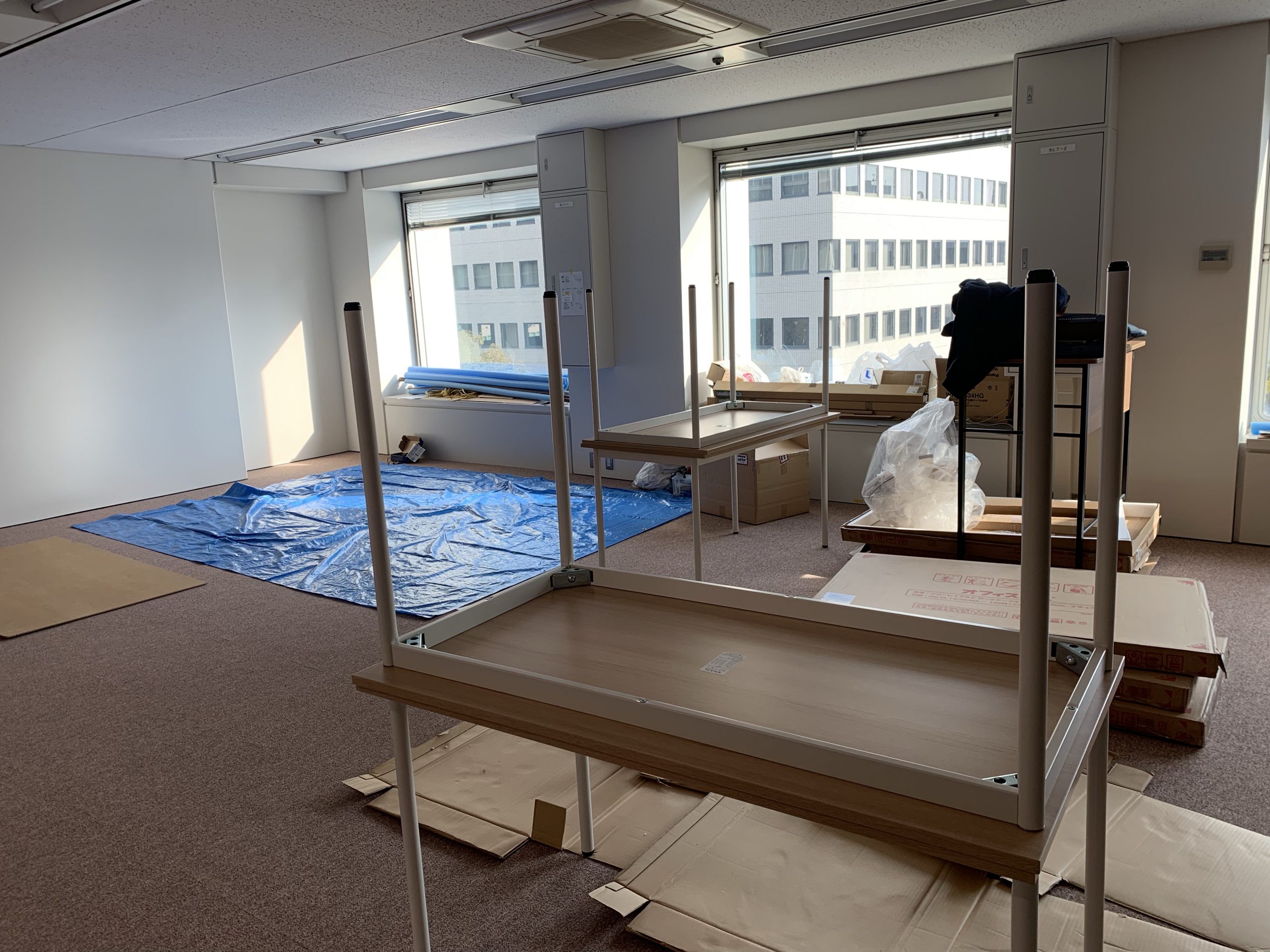 新事務所での移転作業